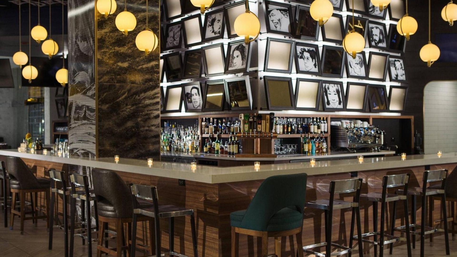 Hotel Renaissance Downtown Chicago