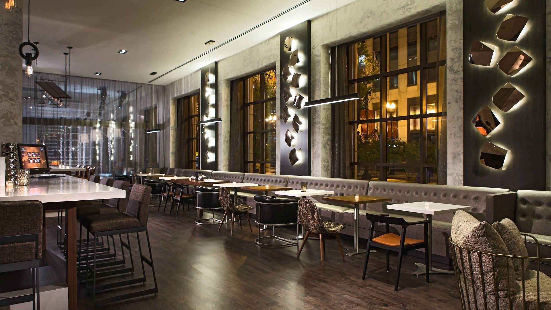 Hotel Renaissance Downtown Chicago