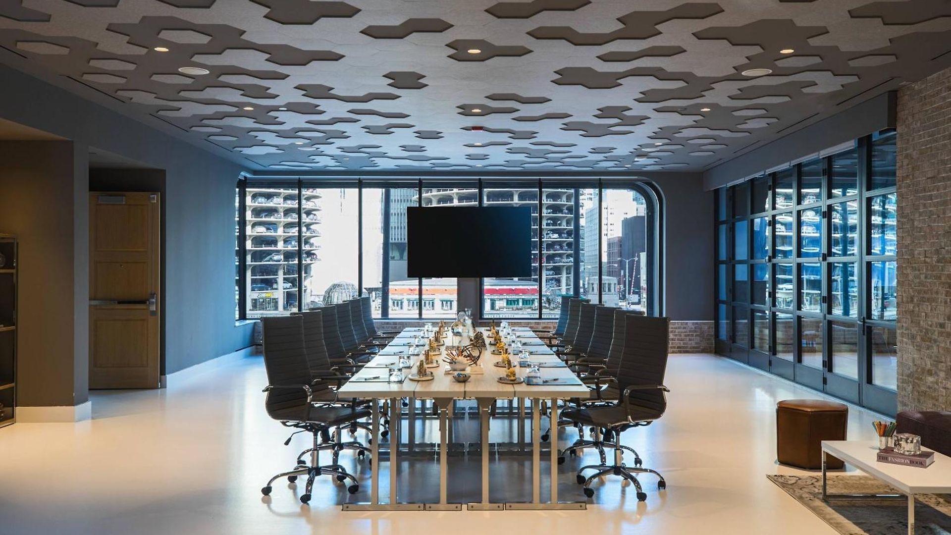 Hotel Renaissance Downtown 4*