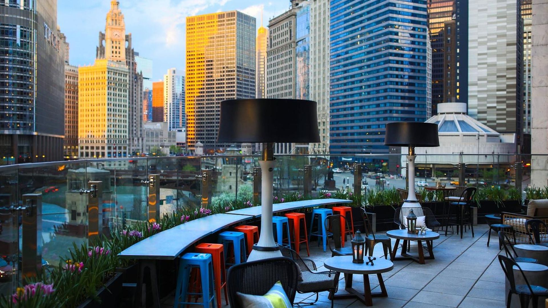 Renaissance Downtown 4*
