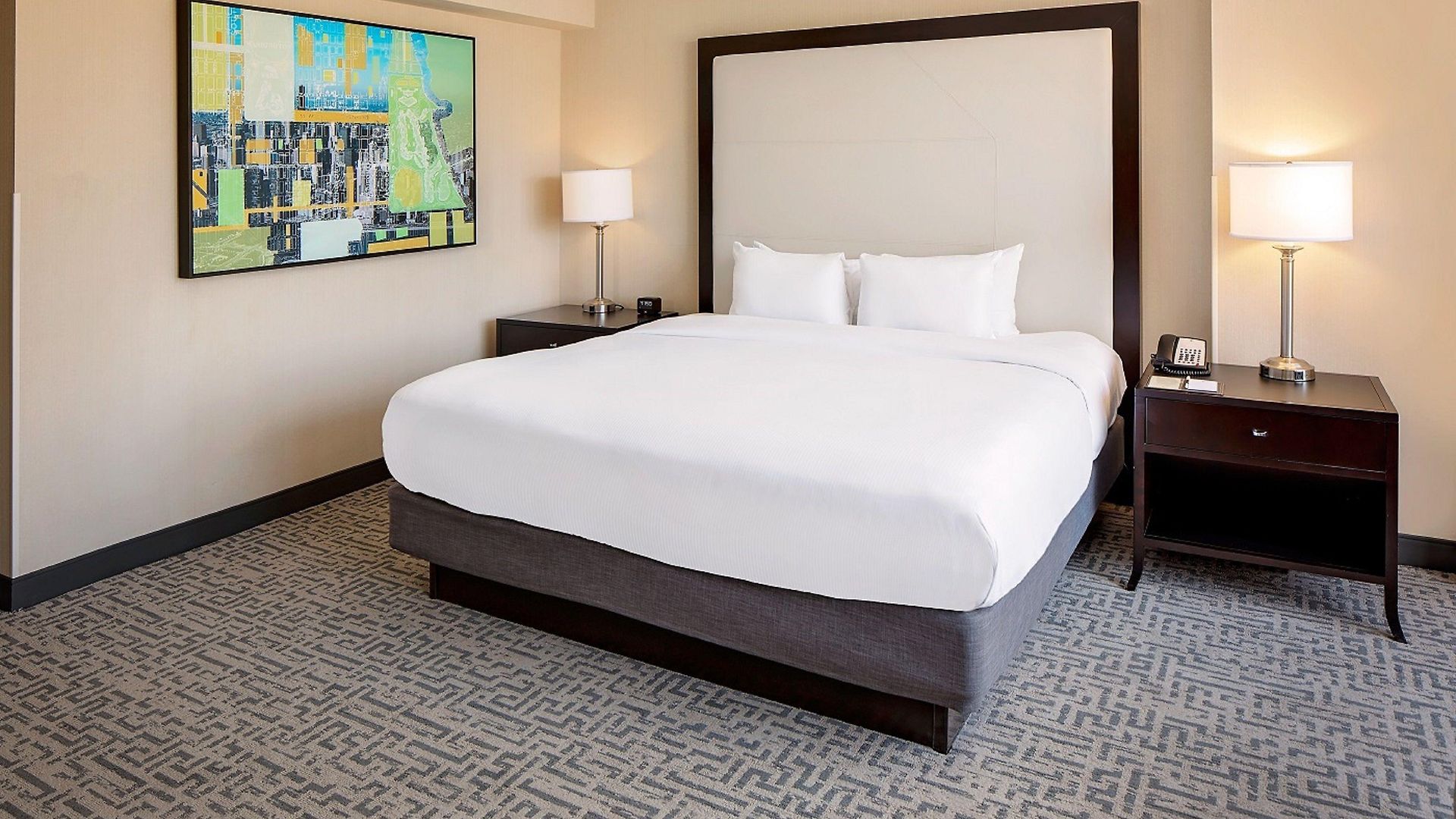 Hotel Doubletree By Hilton Magnificent Mile 4*