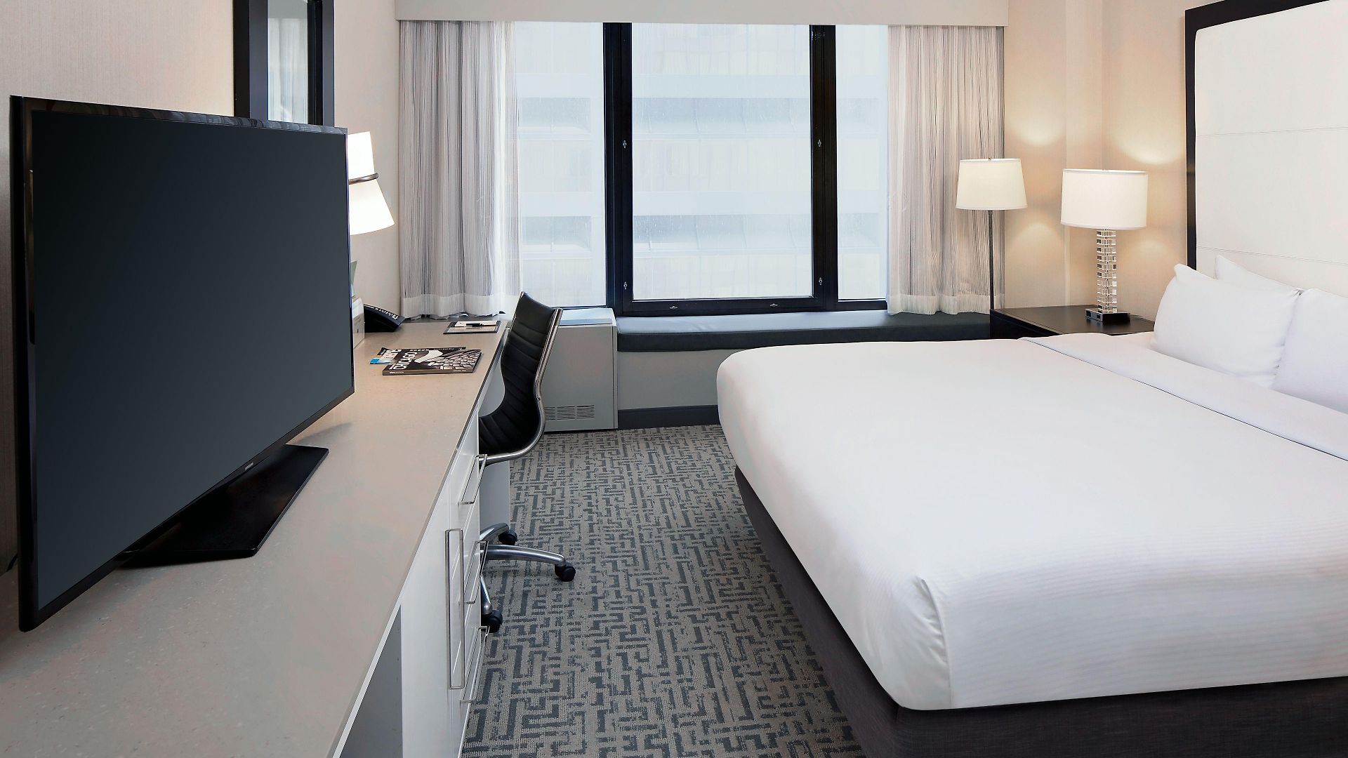 Doubletree By Hilton Magnificent Mile Hotel 4*