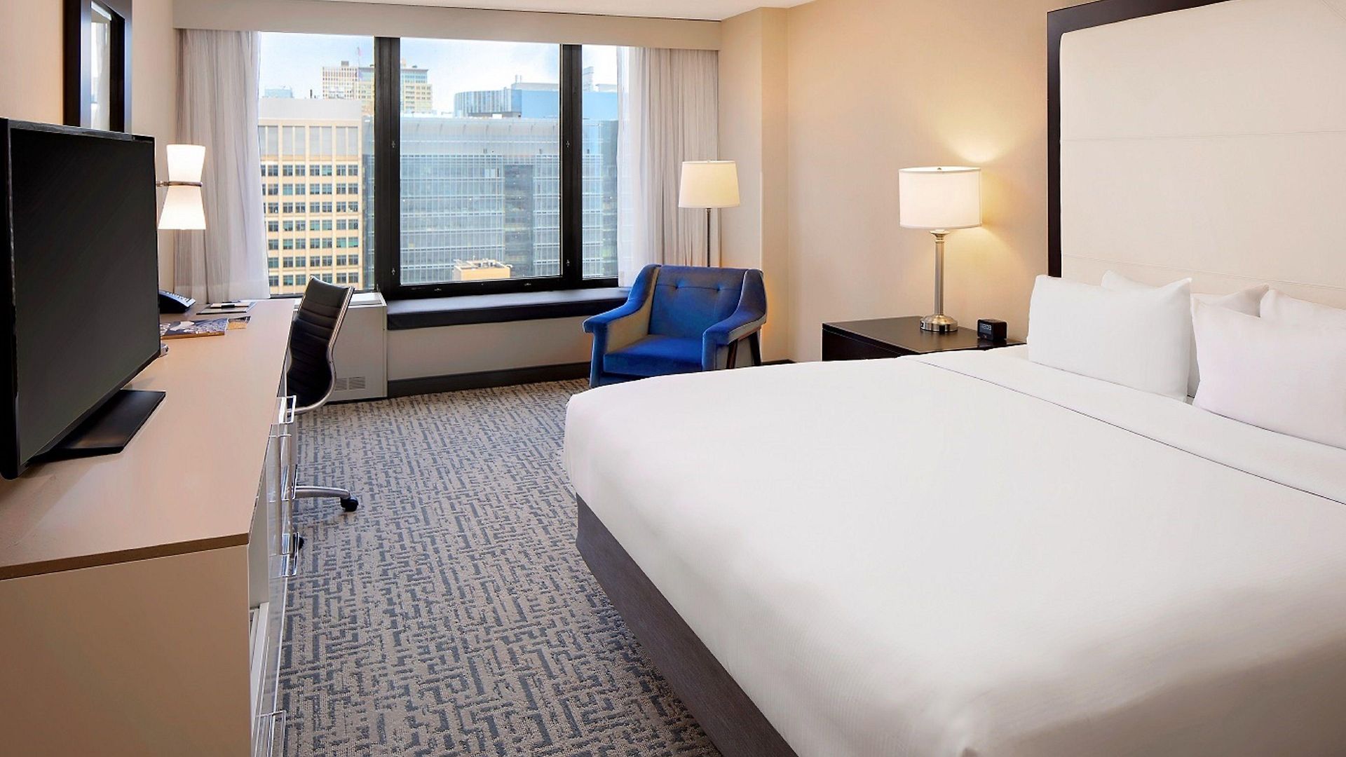 Doubletree By Hilton Magnificent Mile Hotel