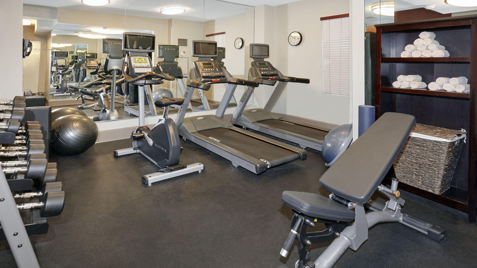 Express - Magnificent Mile By Ihg Hotel 3*