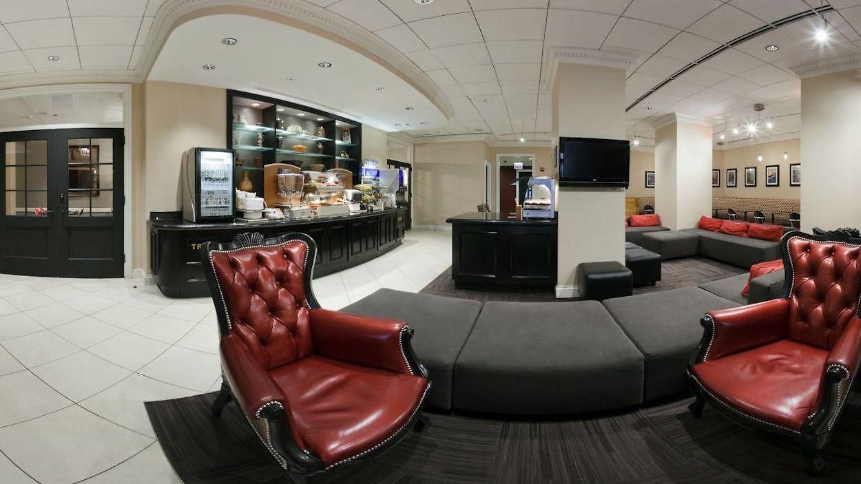 Express - Magnificent Mile By Ihg Hotel 3*