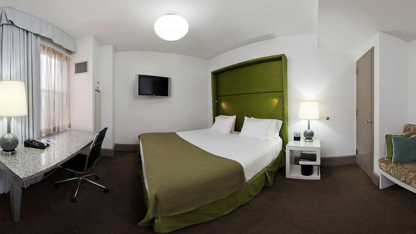 Hotel Express - Magnificent Mile By Ihg 3*