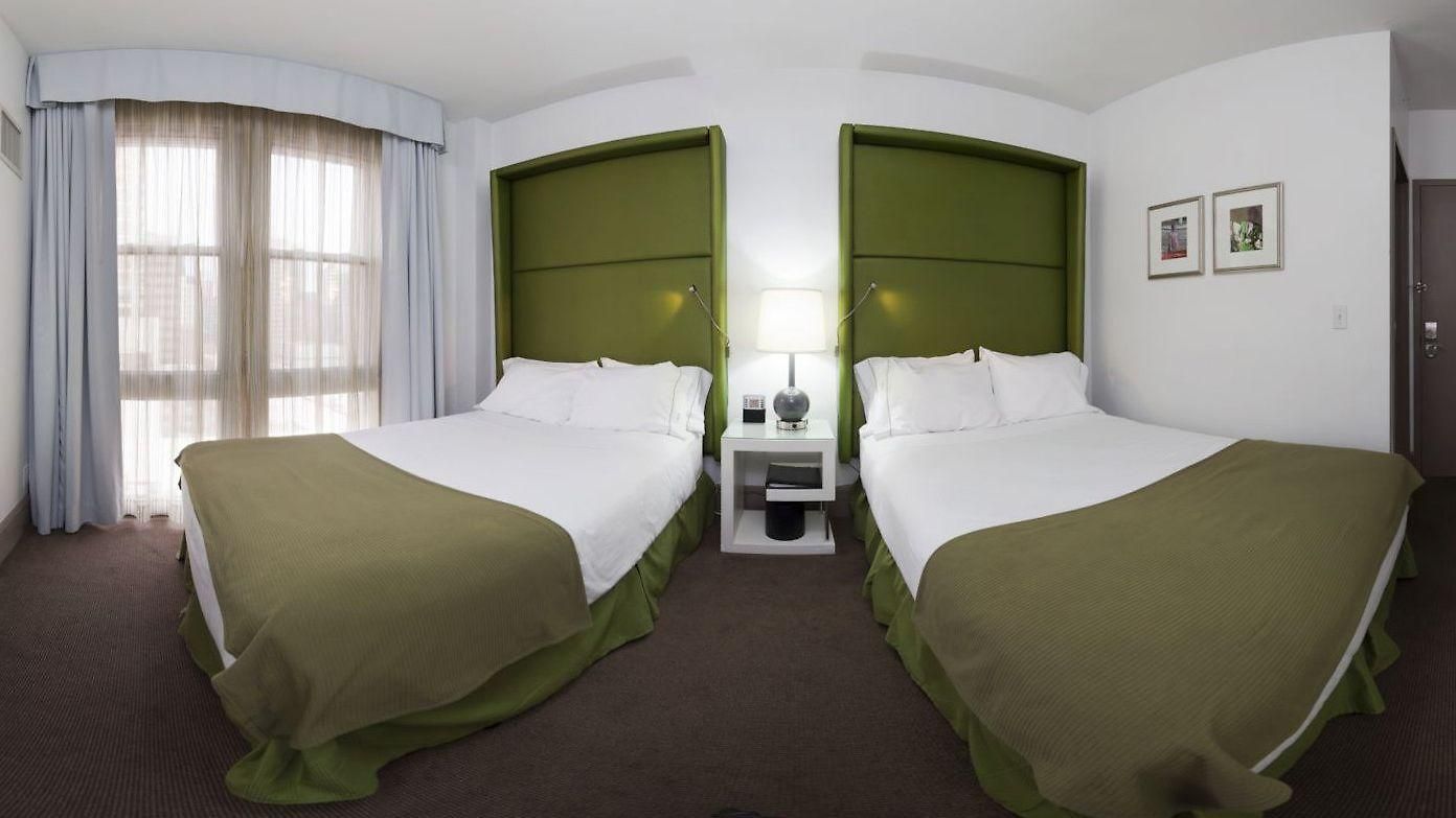 Hotel Express - Magnificent Mile By Ihg 3*