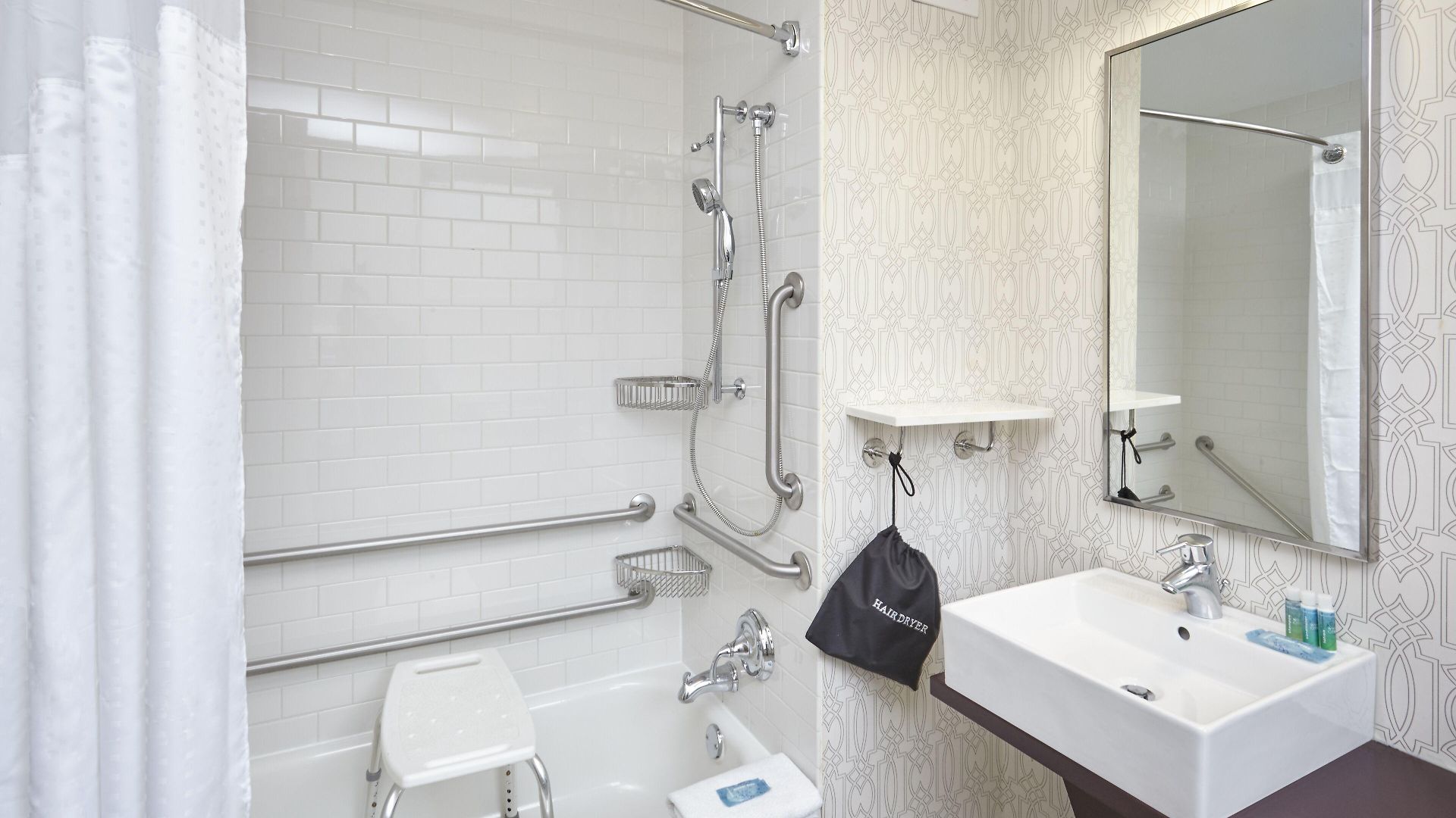 Express - Magnificent Mile By Ihg Hotel 3*