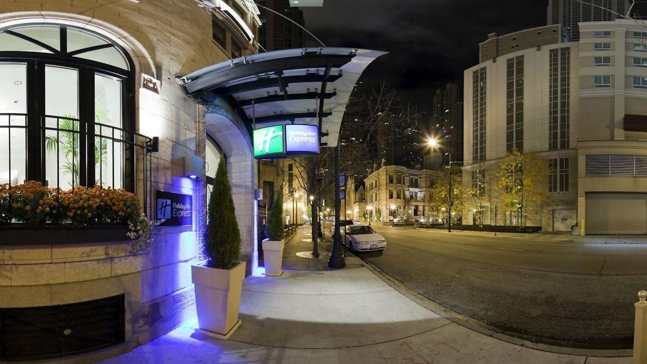 Express - Magnificent Mile By Ihg Hotel 3*