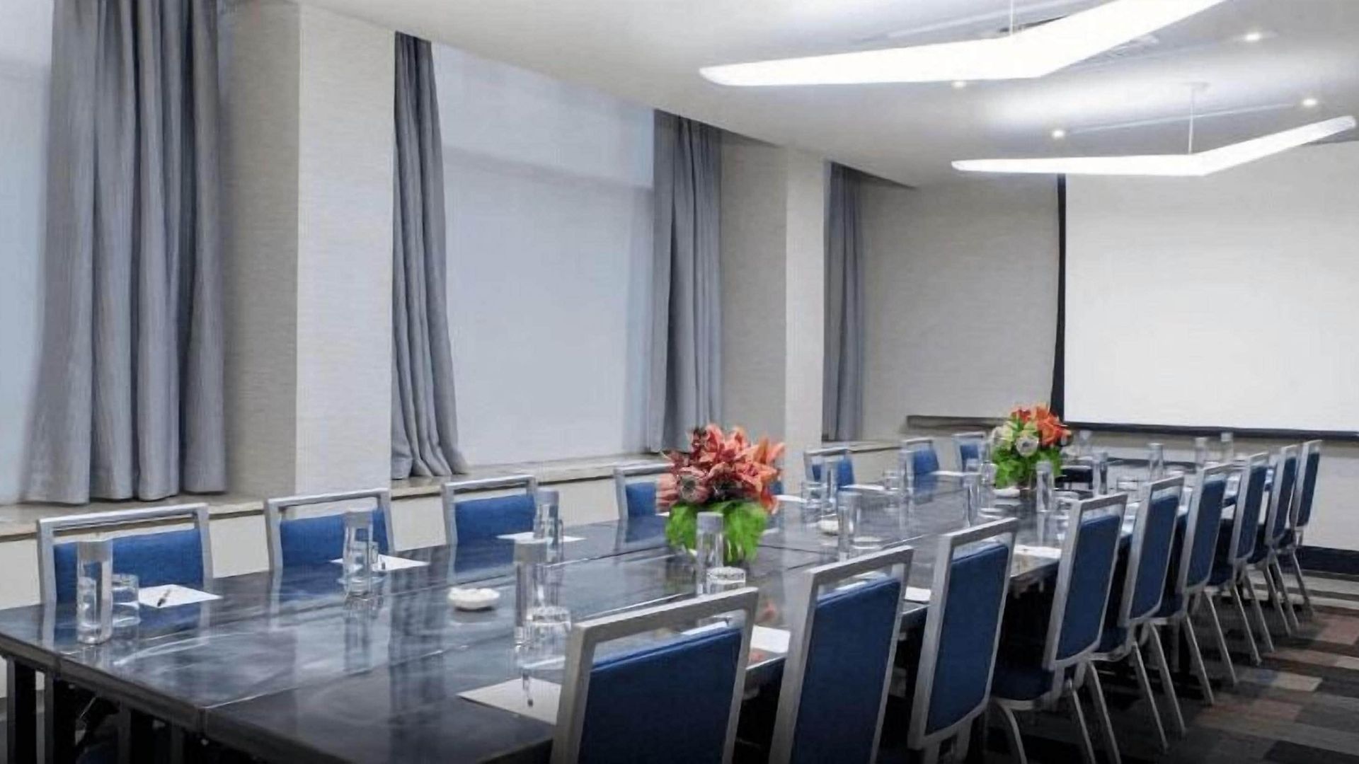 The Collection Magnificent Mile Hotel 4*