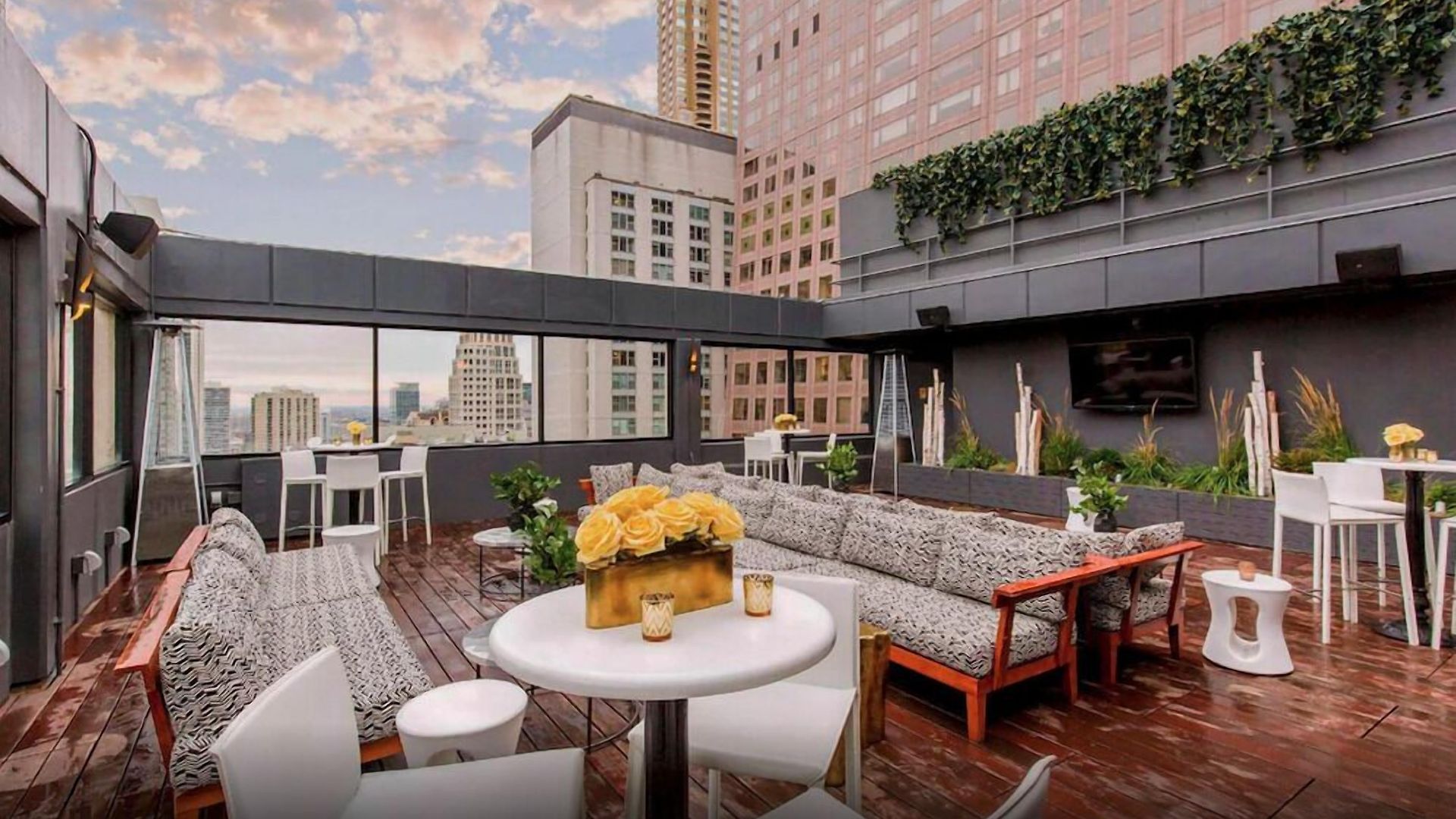 The Collection Magnificent Mile Hotel 4*