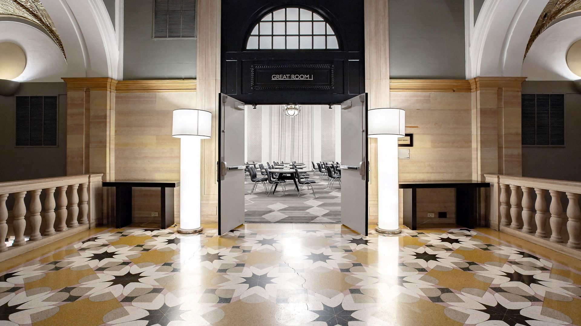 Hotel The Midland Hotel, Chicago, A Tribute Portfolio