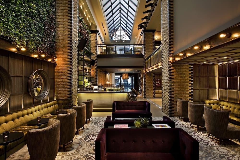 Thompson Chicago, By Hyatt Chicago