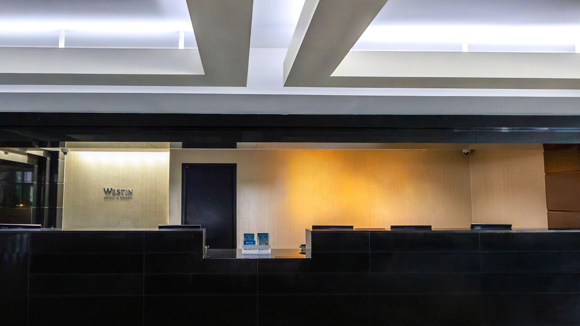 Hotel The Westin River North 4*