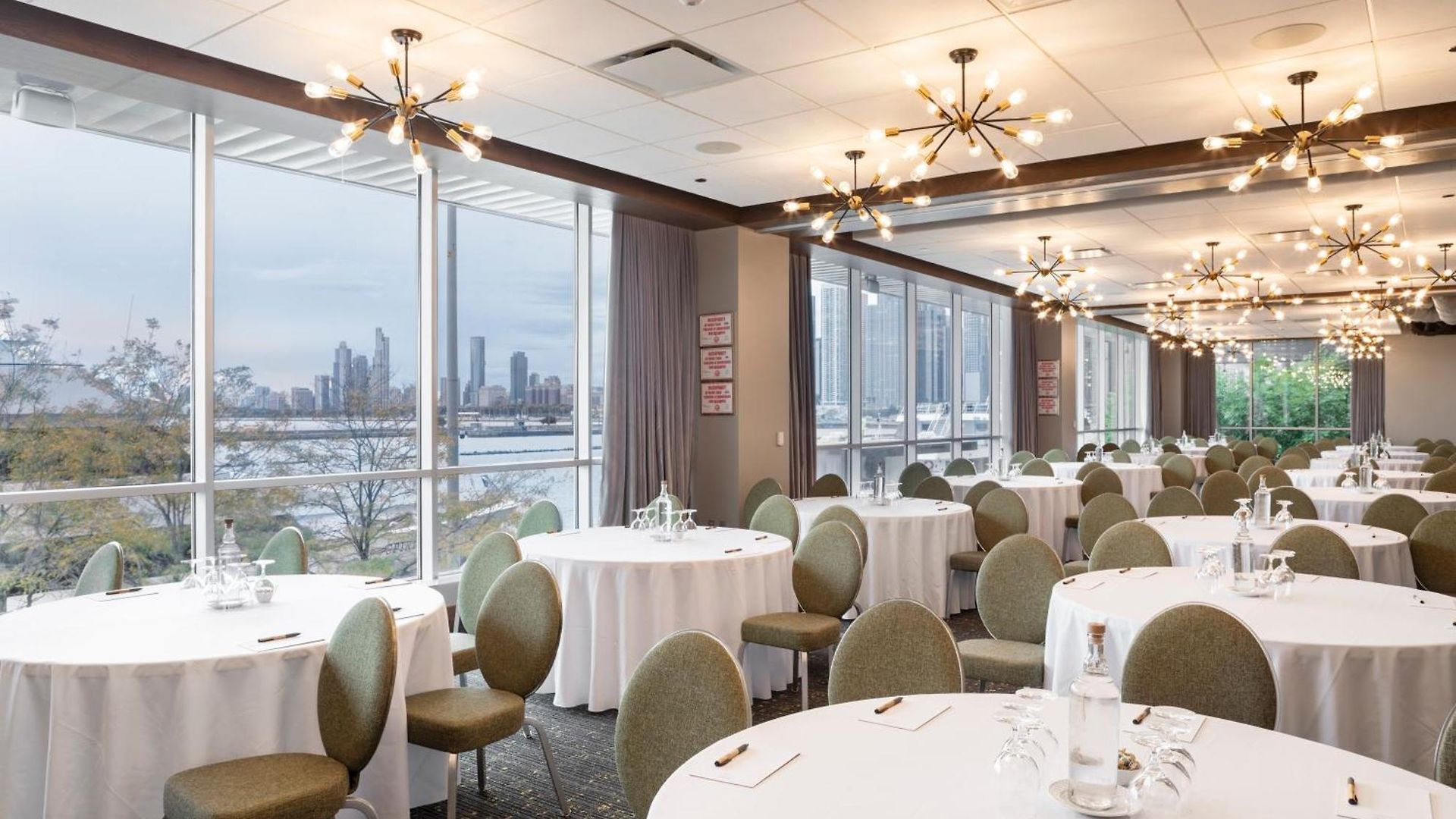 Sable At Navy Pier Chicago, Curio Collection By Hilton Hotel