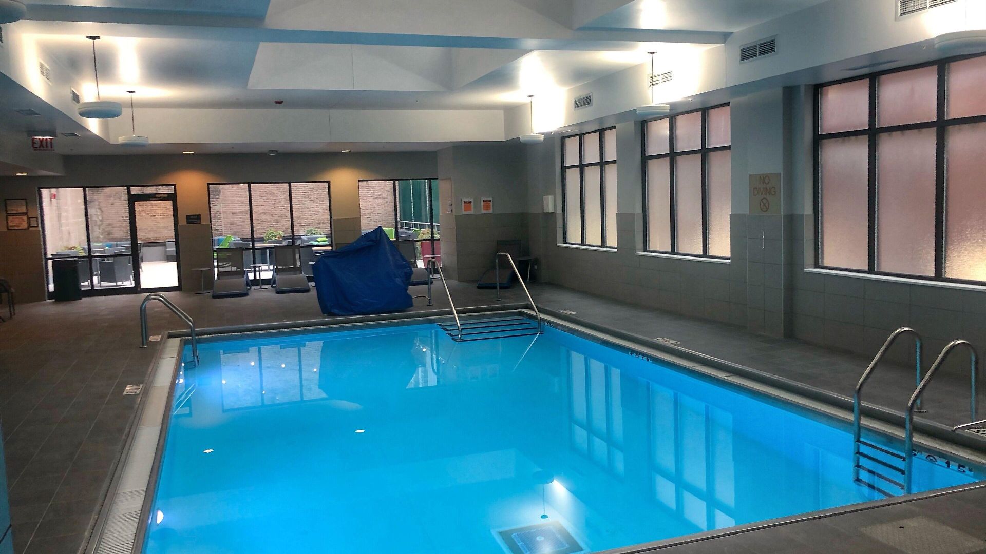 Hampton & Chicago-downtown 3*