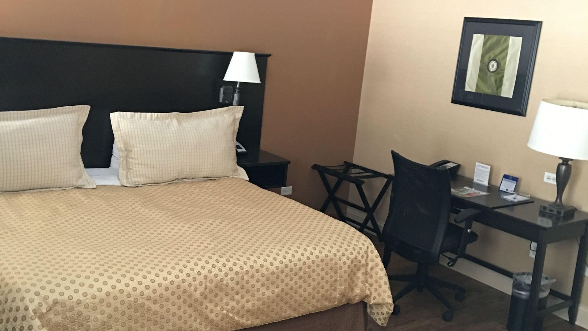 Western Hawthorne Terrace Hotel