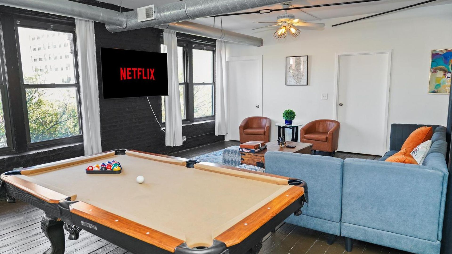 Apartment Mccormick Place Spacious 5br With Pool Table & Optional Parking Sleeps 10 Near Soldier Field And Grant Park *