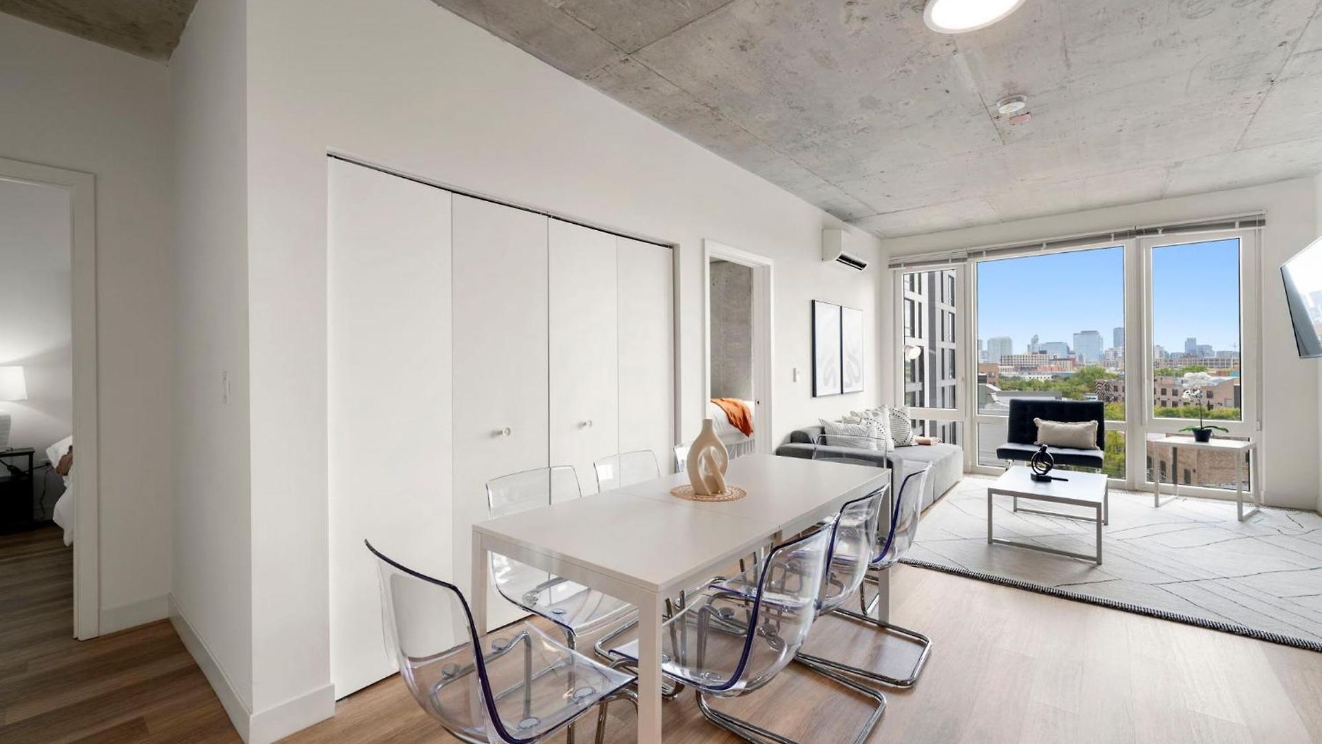 Brand New 4br In Heart Of