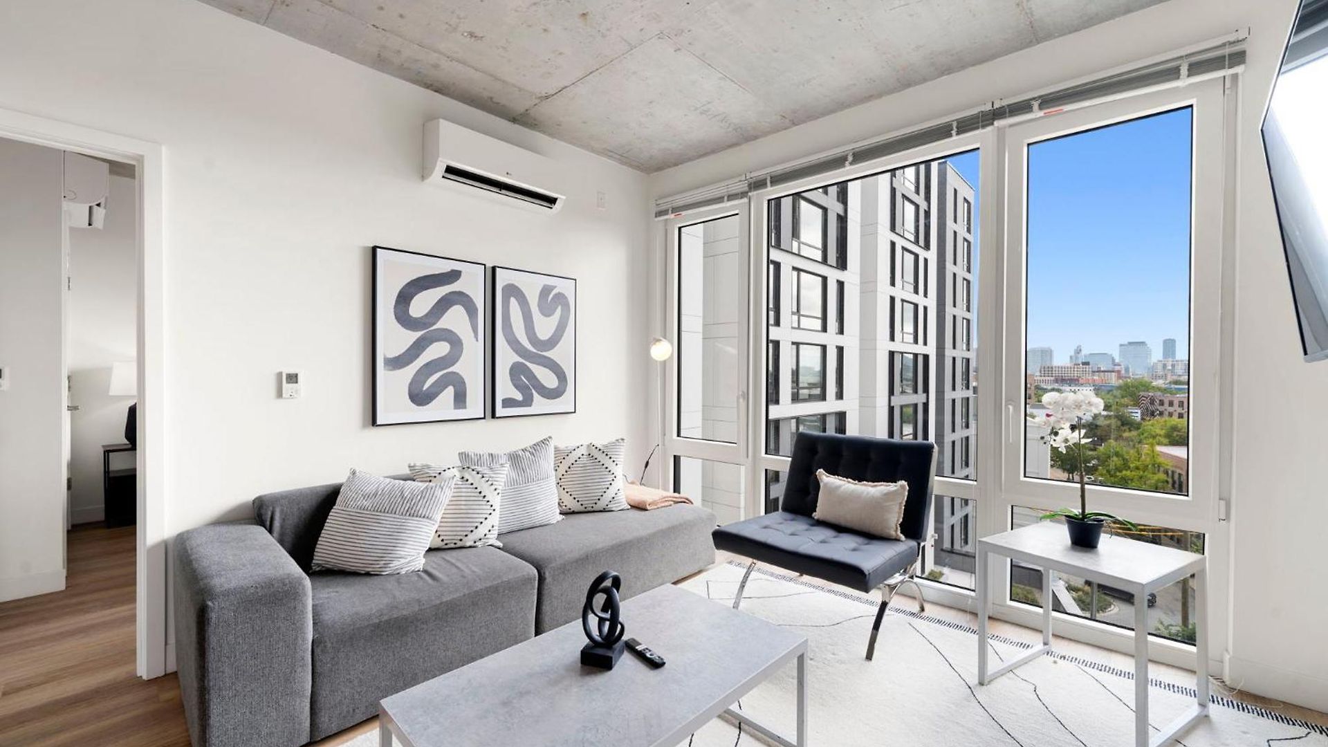 Brand New 4br In Heart Of Hotel