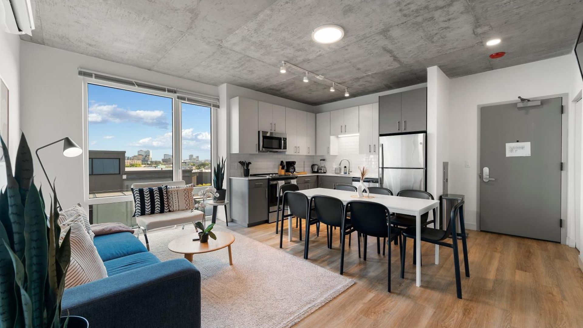 Group-ready 3br Sleek Design & Great Location Chicago