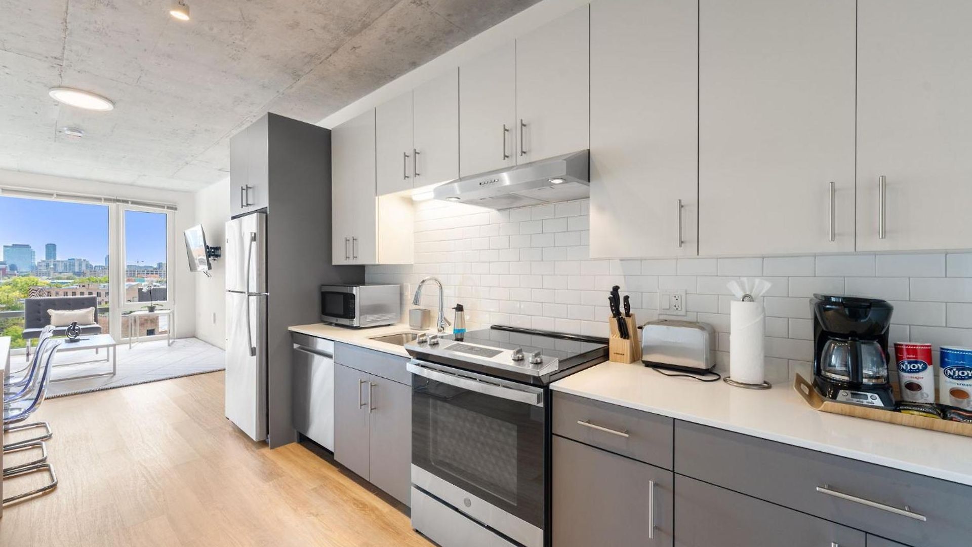 Brand New 4br In Heart Of