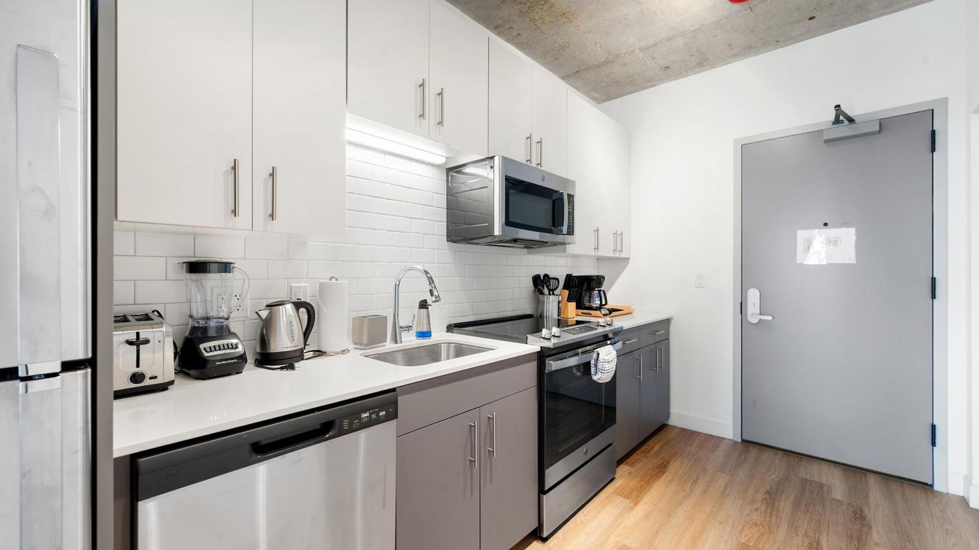 4br Corporate And Modern Hotel