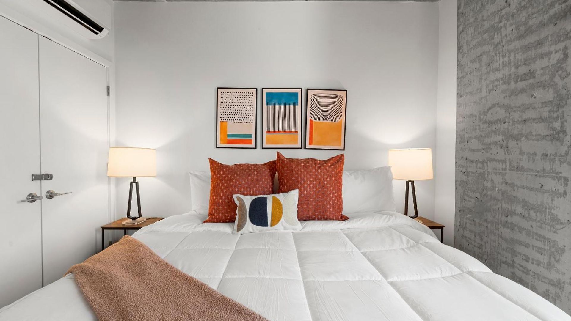 Hotel Group-ready 3br Sleek Design & Great Location *