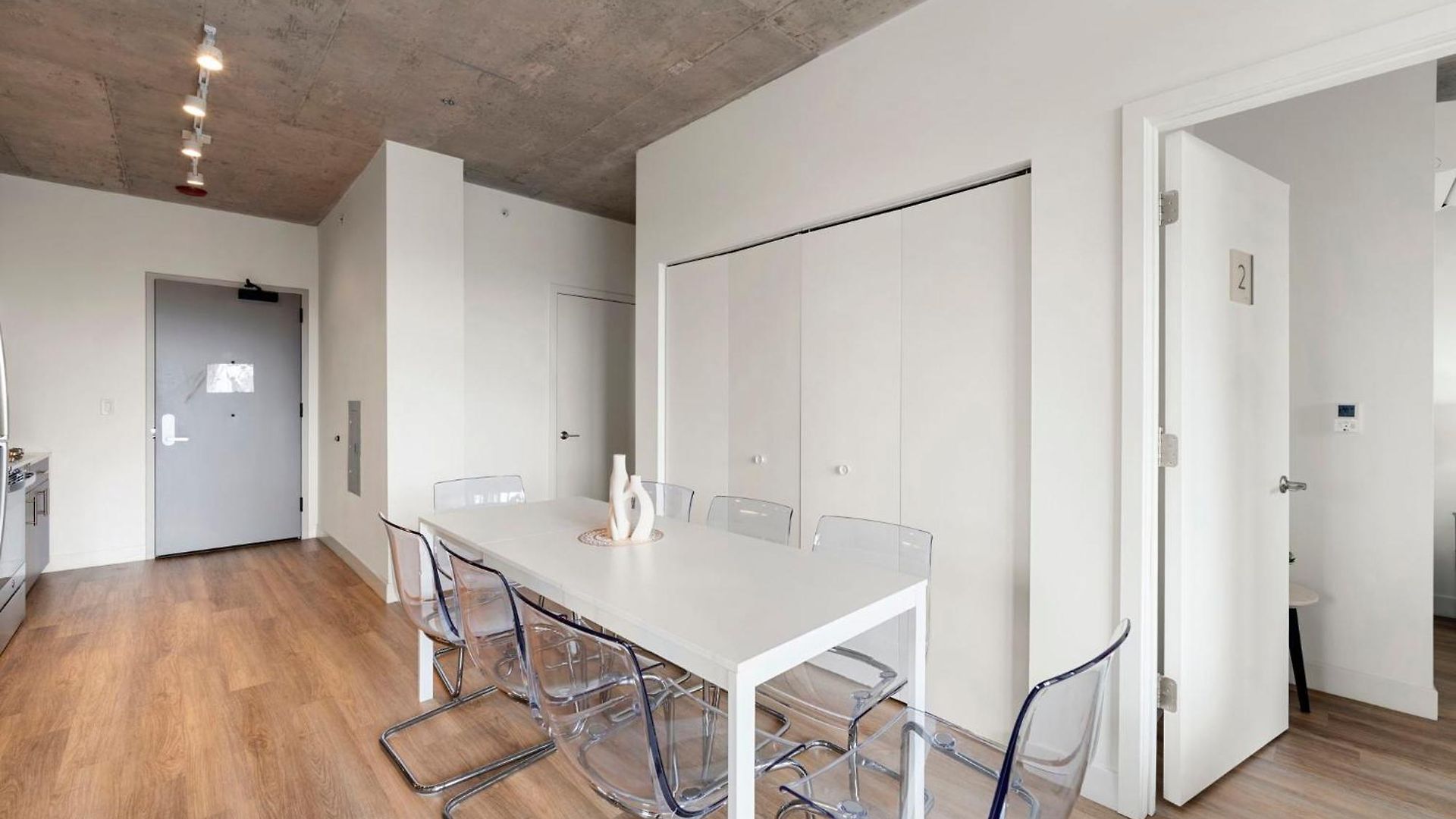 Brand New 4br In Heart Of Hotel