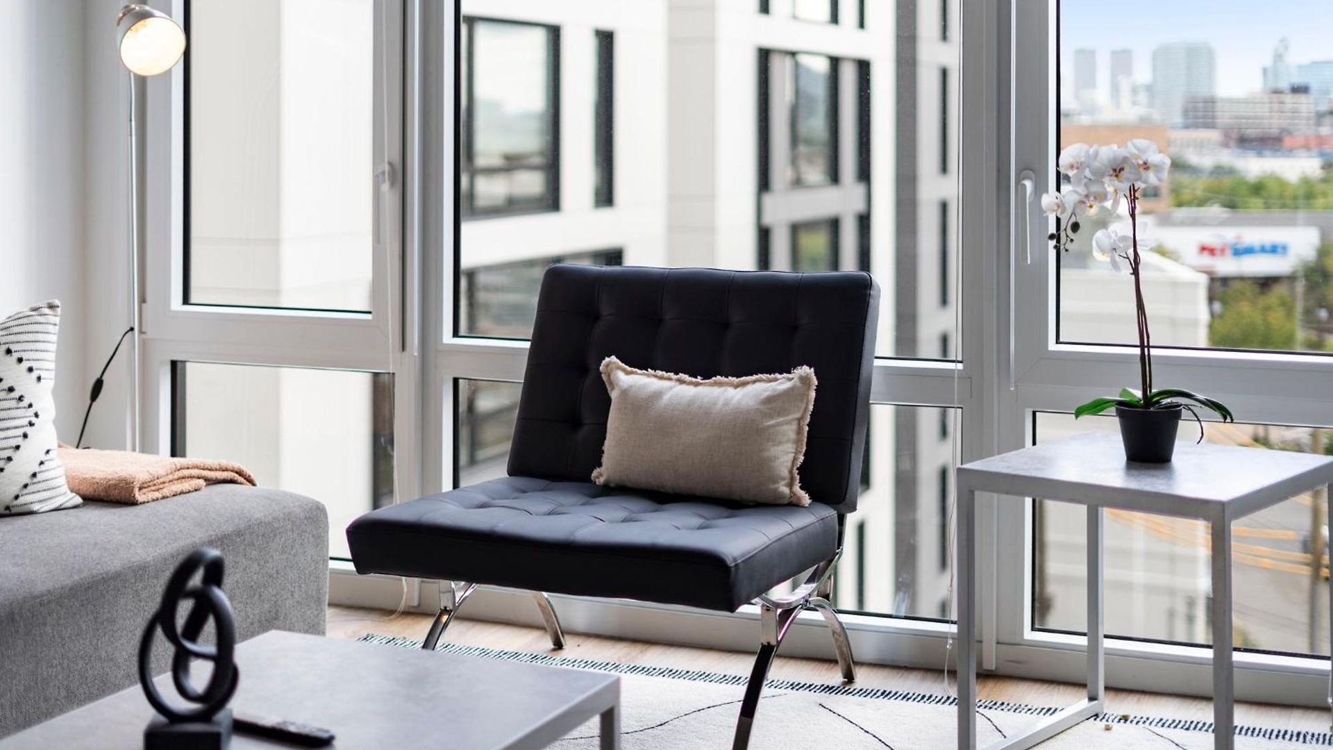 Brand New 4br In Heart Of Hotel