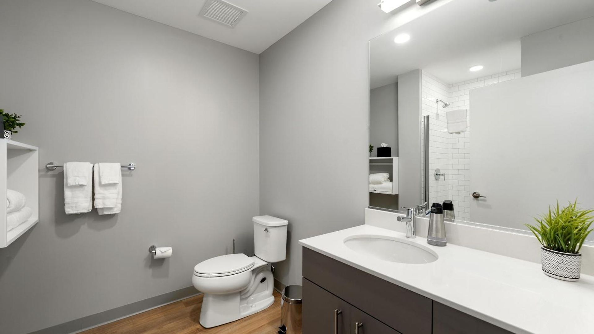 4br Corporate And Modern Chicago