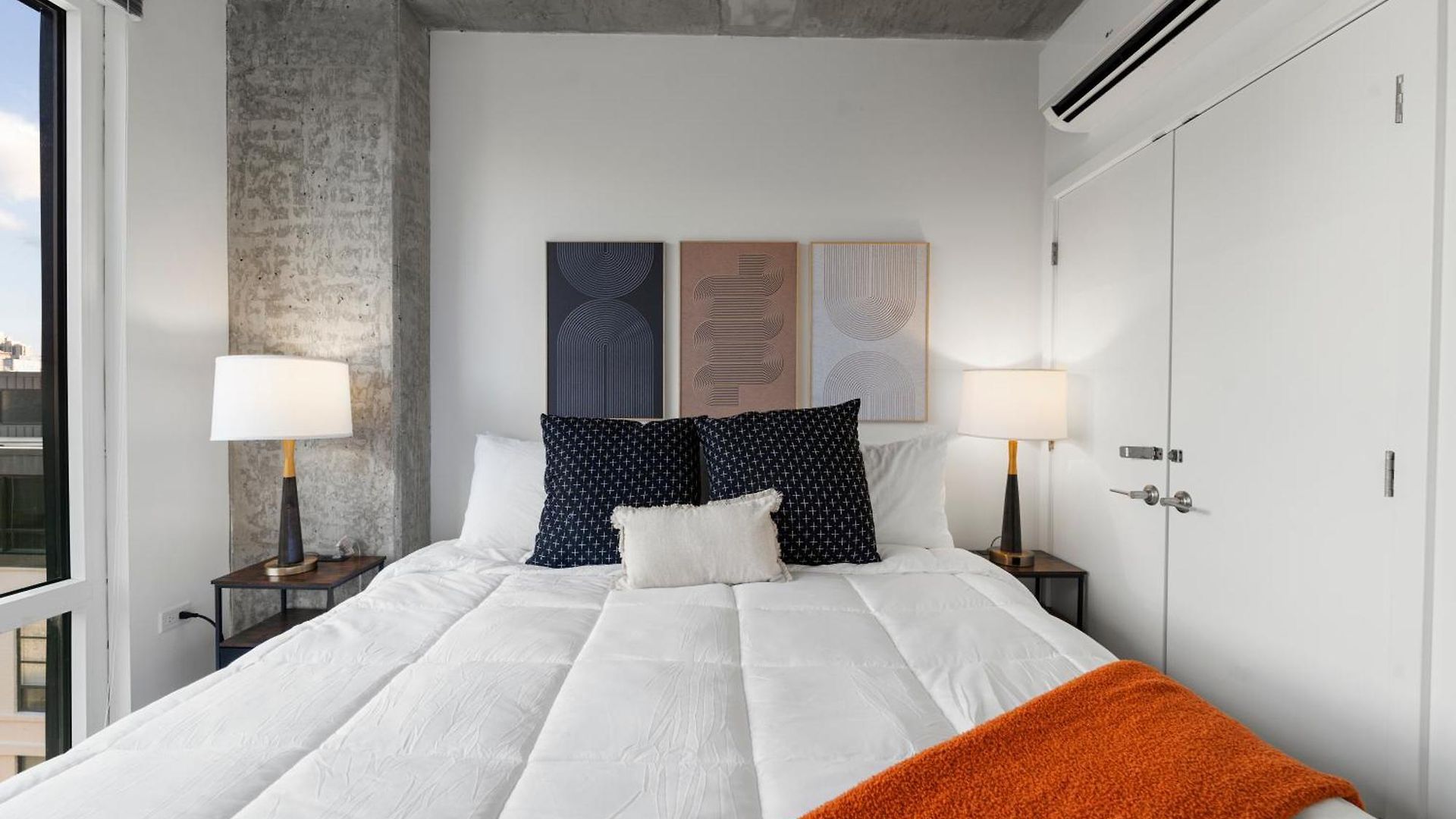 Group-ready 3br Sleek Design & Great Location * Chicago
