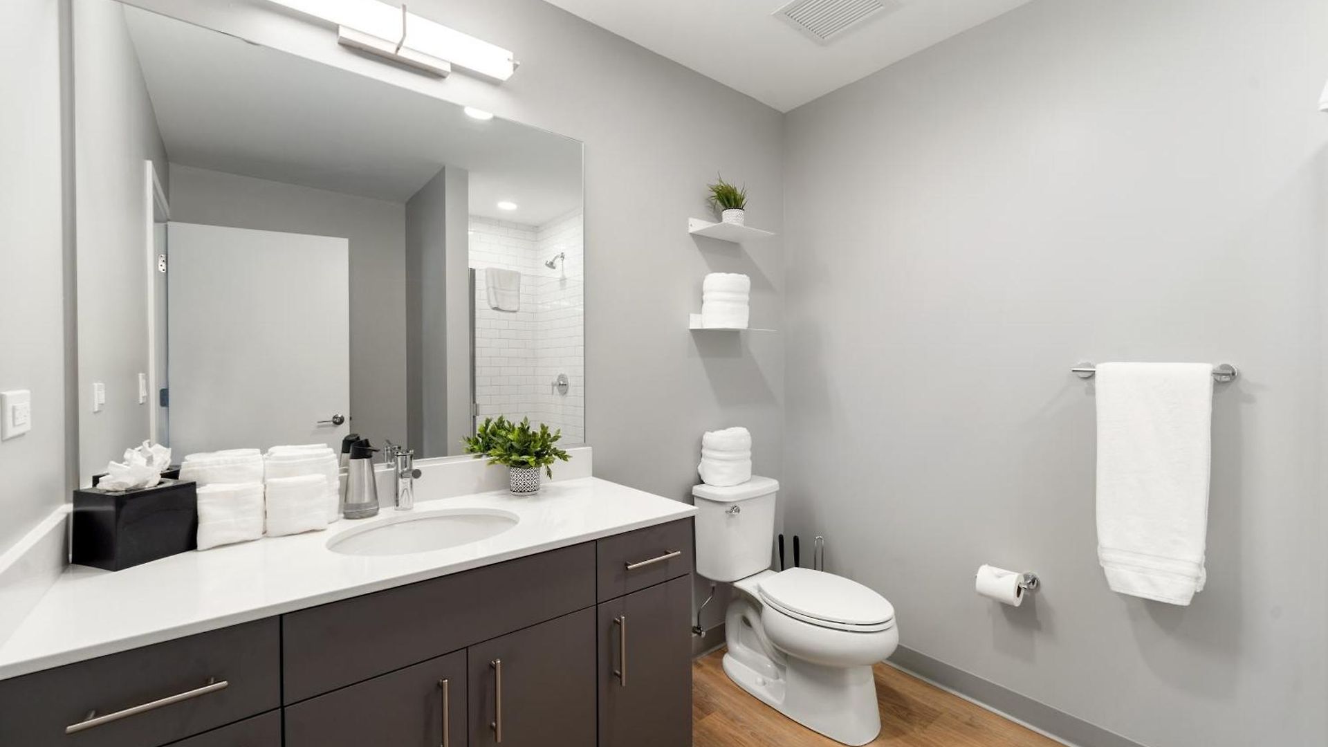 4br Corporate And Modern Chicago