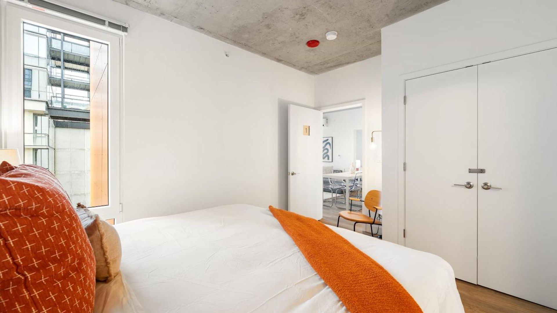 4br Corporate And Modern