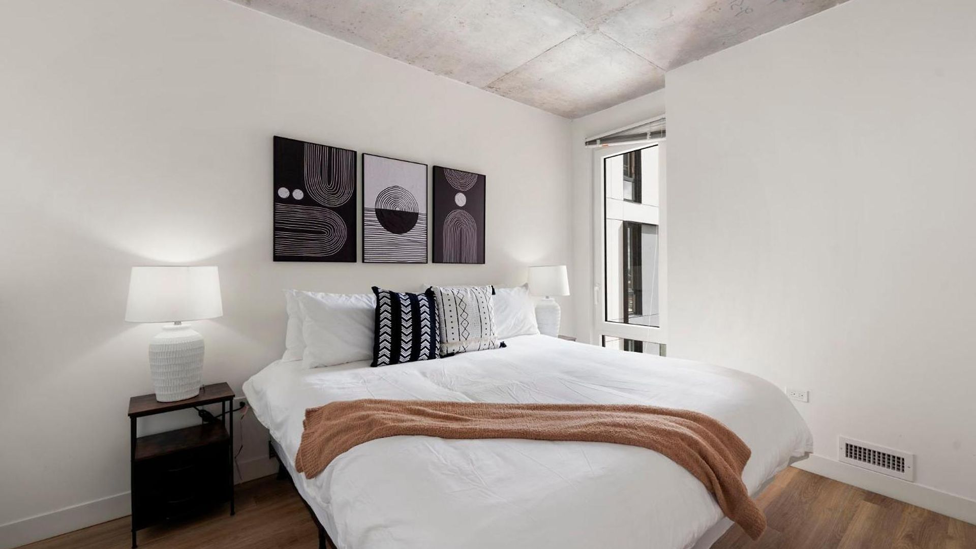 Brand New 4br In Heart Of * Chicago