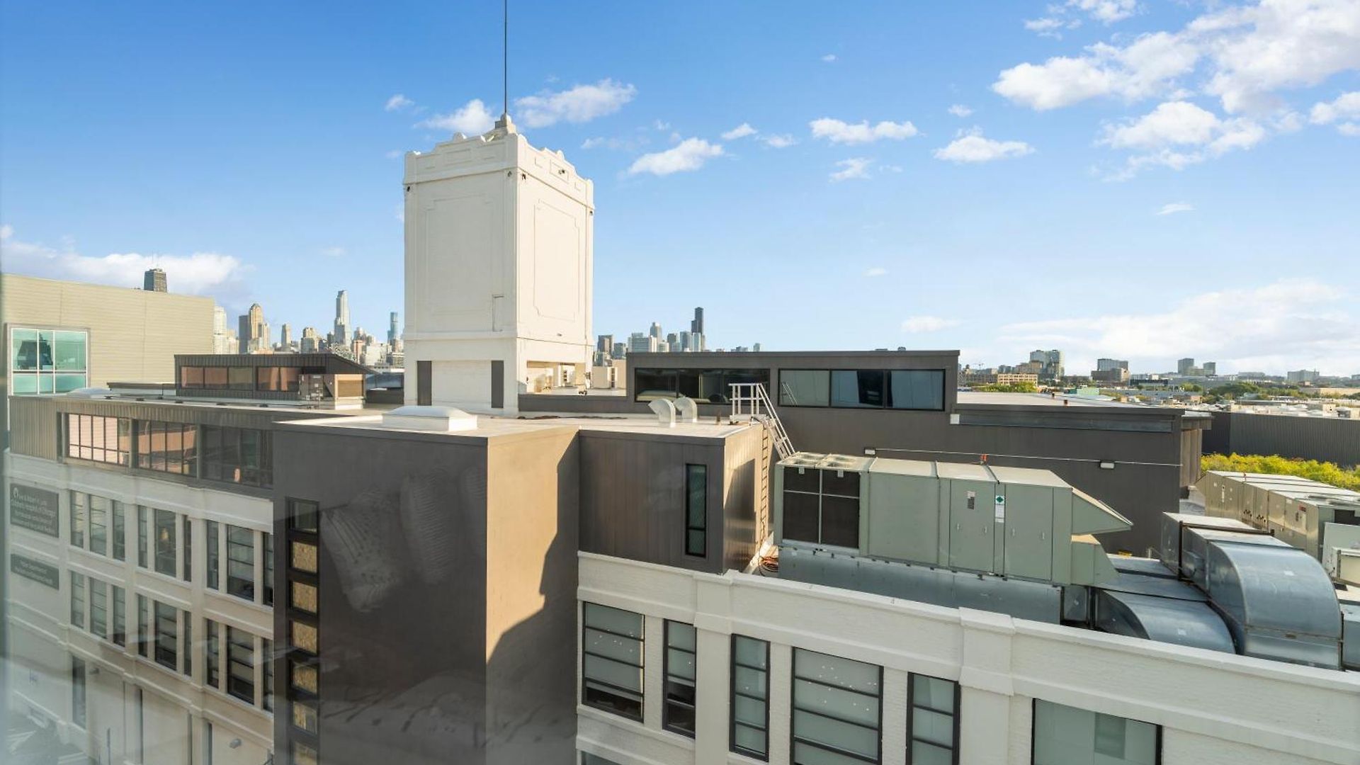 Hotel Group-ready 3br Sleek Design & Great Location *