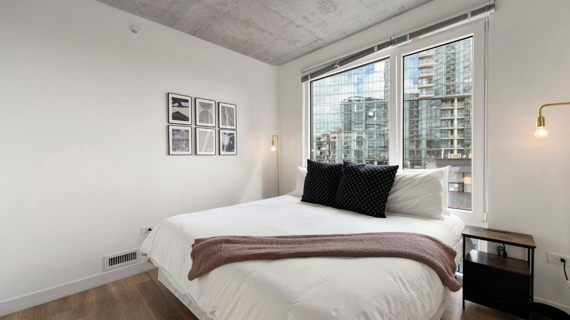 Brand New 4br In Heart Of Hotel