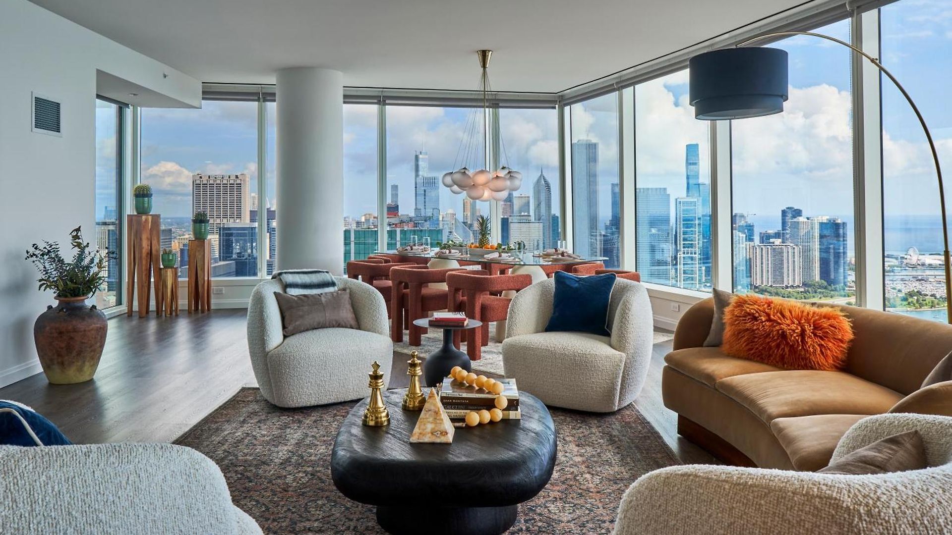 Lux Apts With Views And Amenities Apartment Chicago