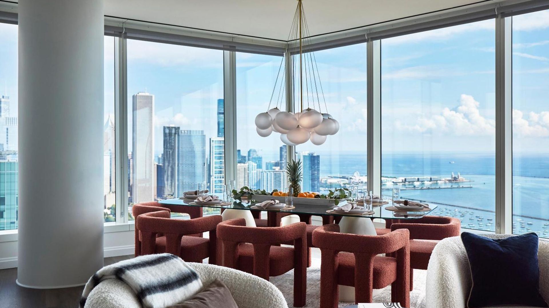 Lux Apts With Views And Amenities Chicago