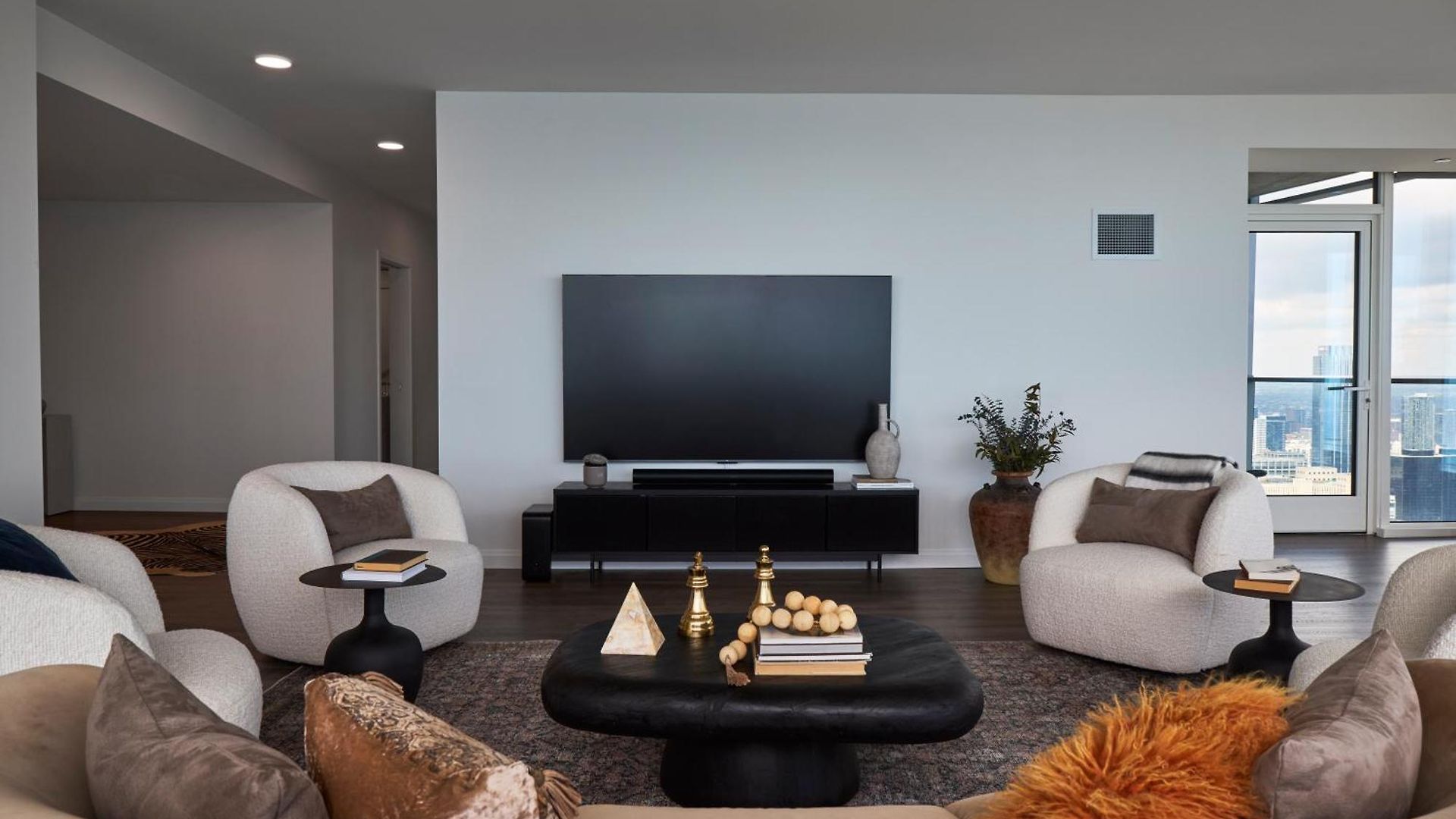 Apartment Lux Apts With Views And Amenities Chicago