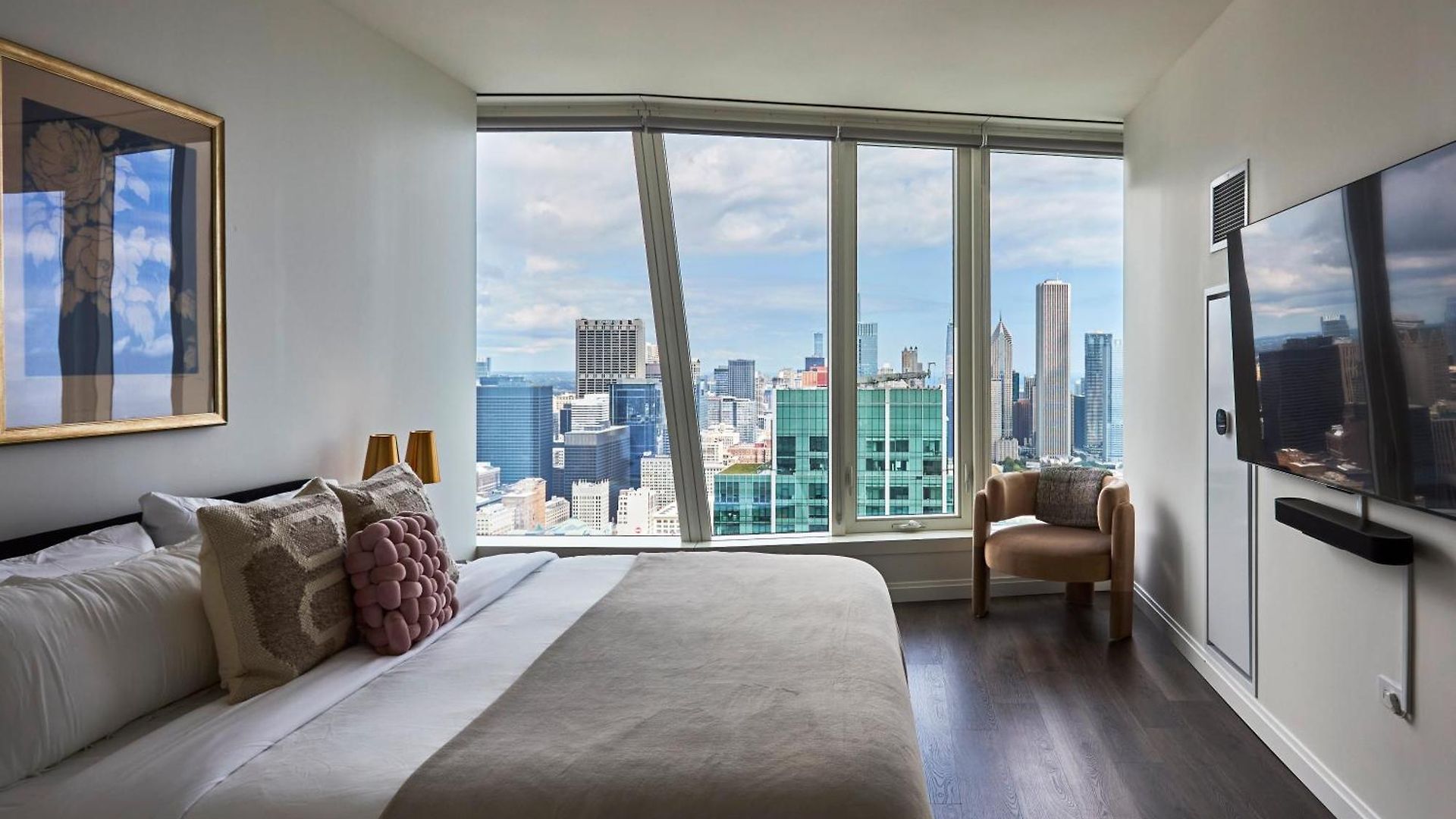 Lux Apts With Views And Amenities *