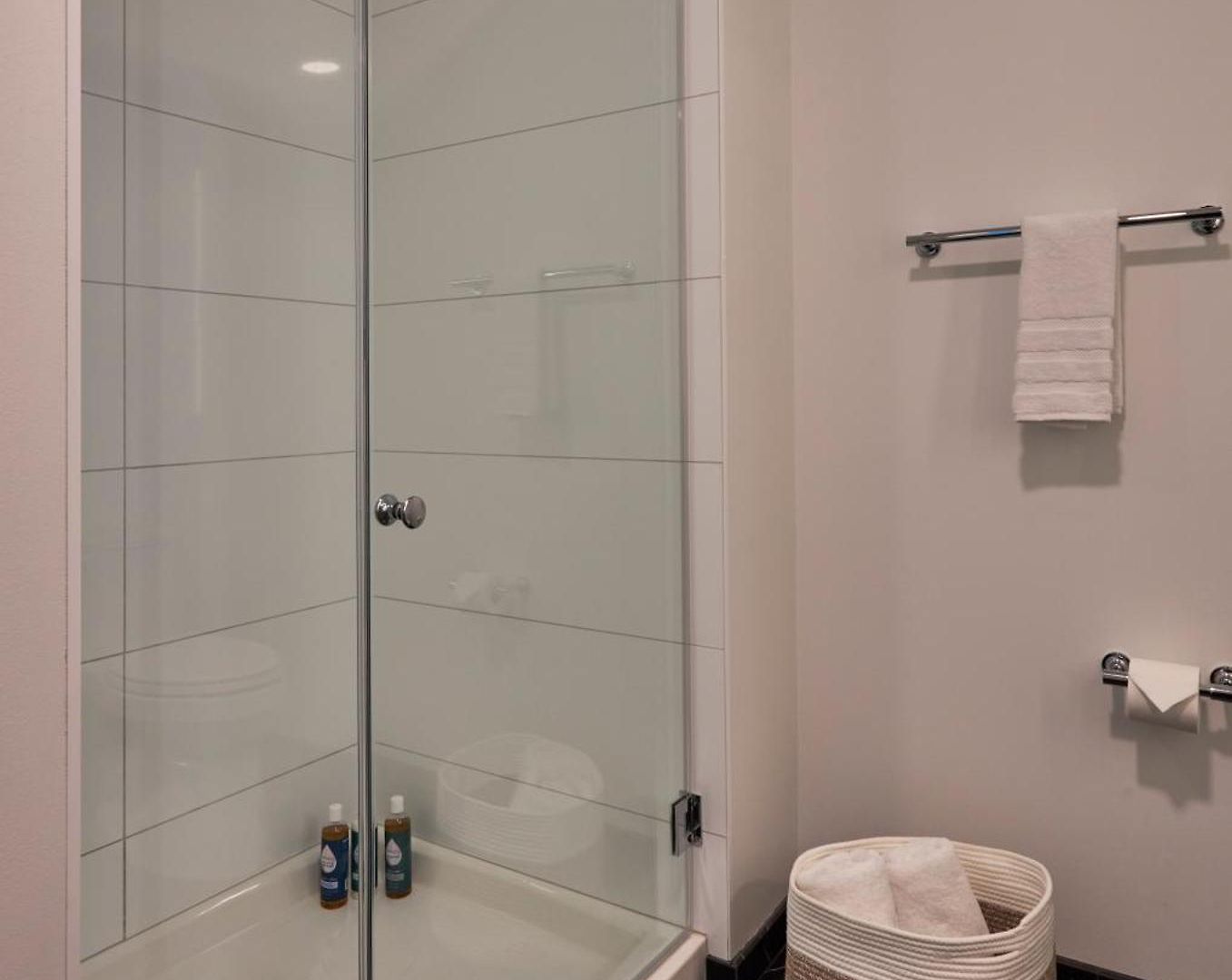 Lux Apts With Views And Amenities