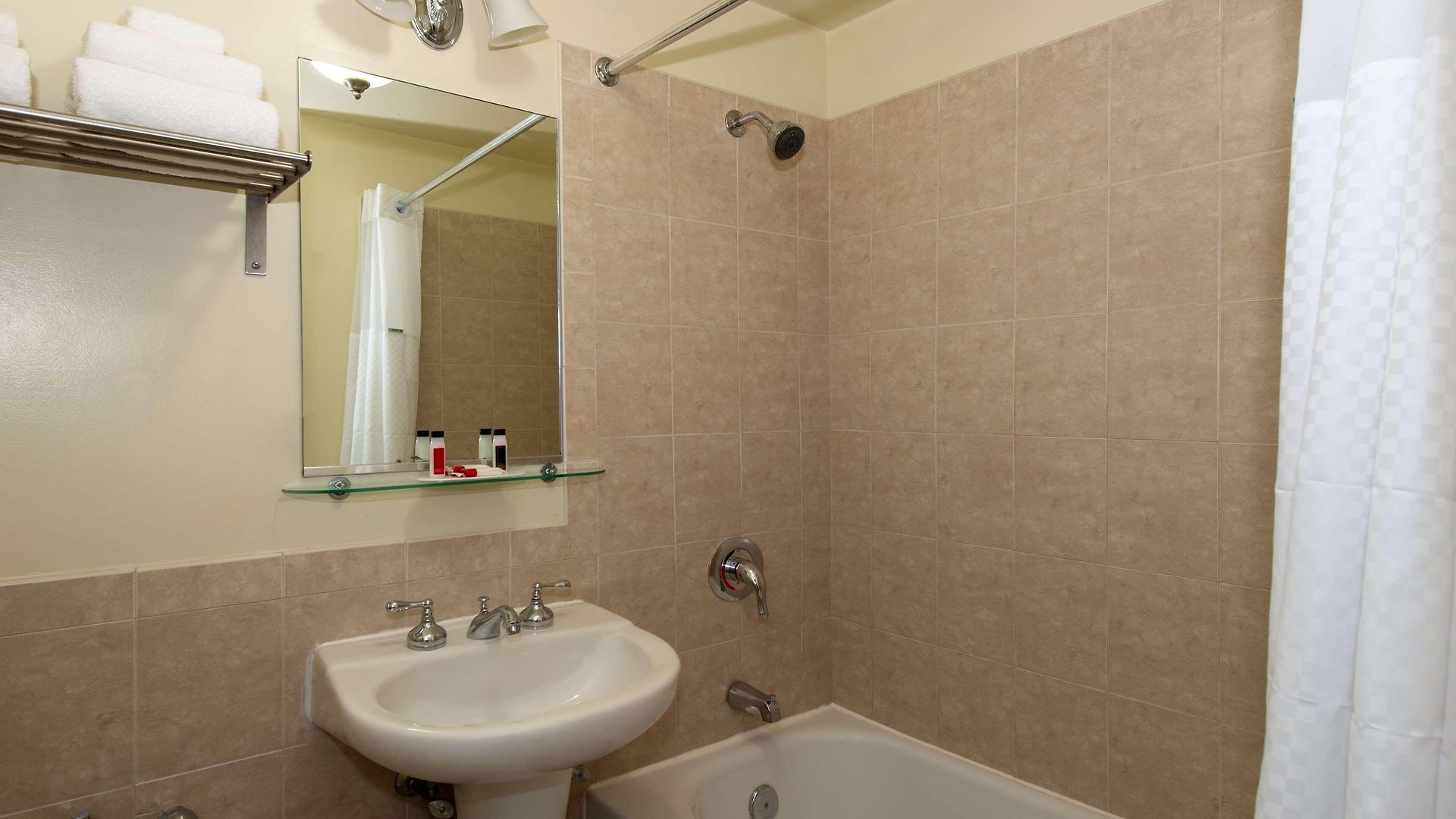 Travelodge By Wyndham Downtown