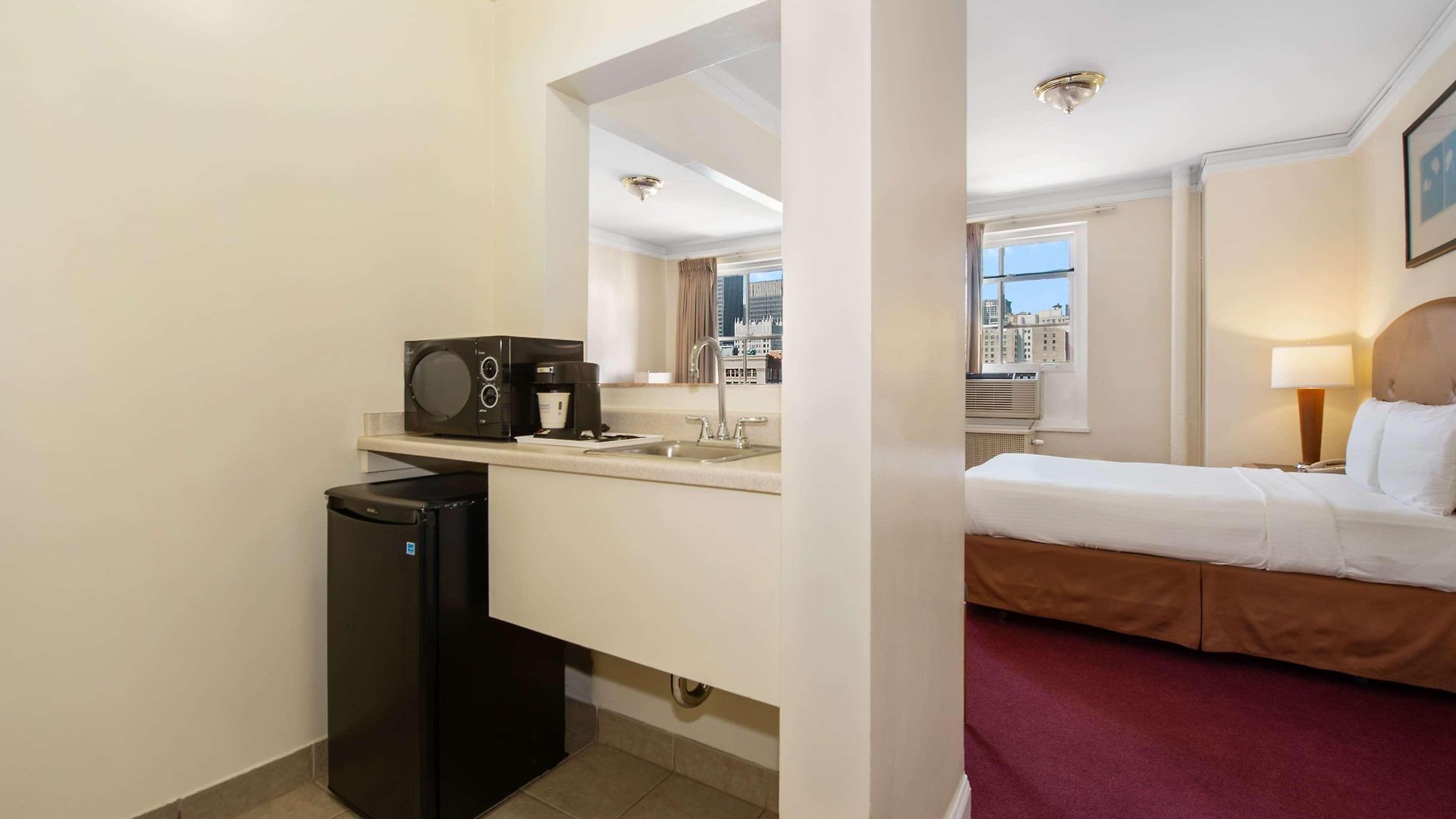 Hotel Travelodge By Wyndham Downtown 2*