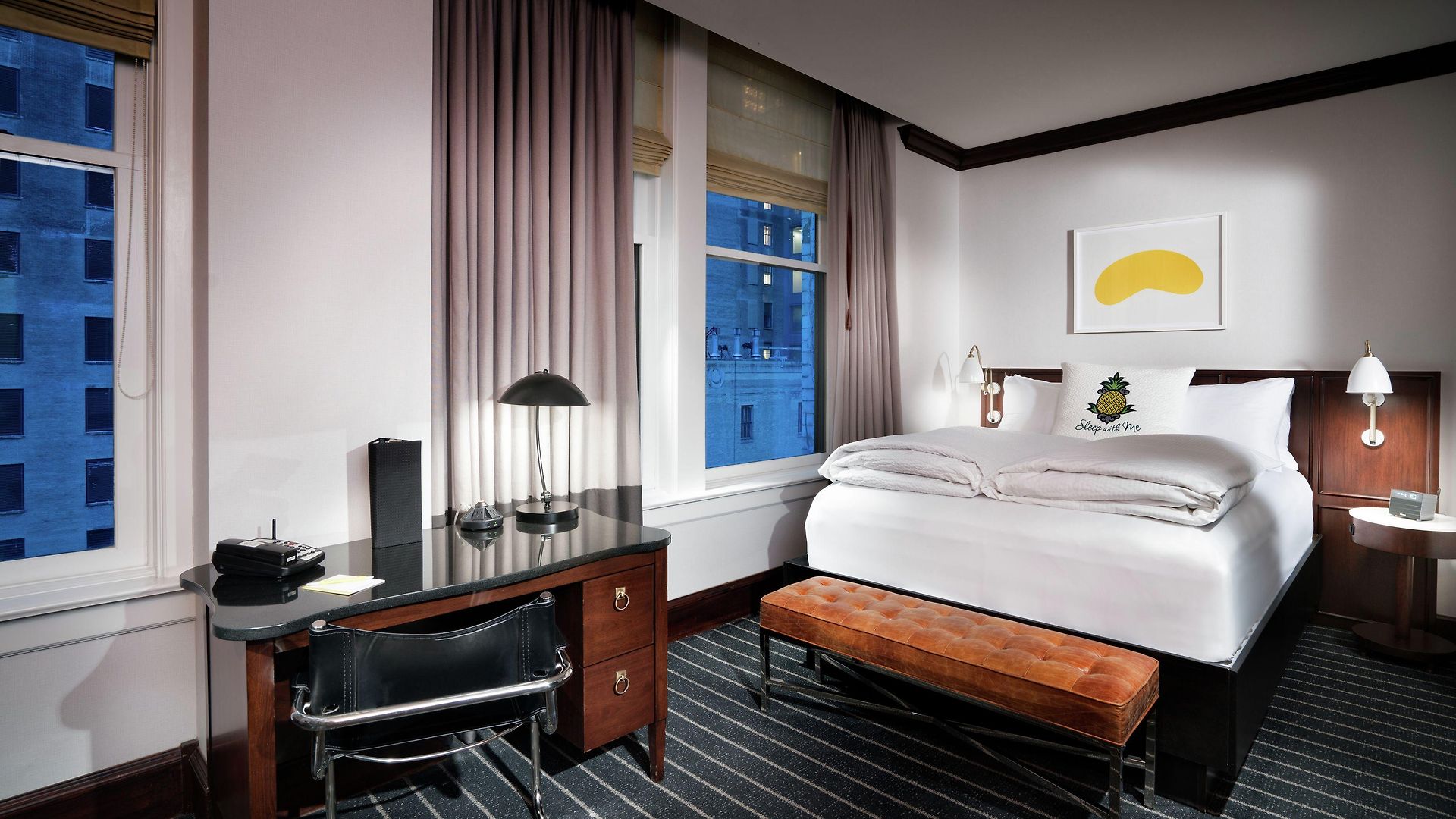 Hotel Staypineapple, An Iconic Hotel, The Loop Chicago