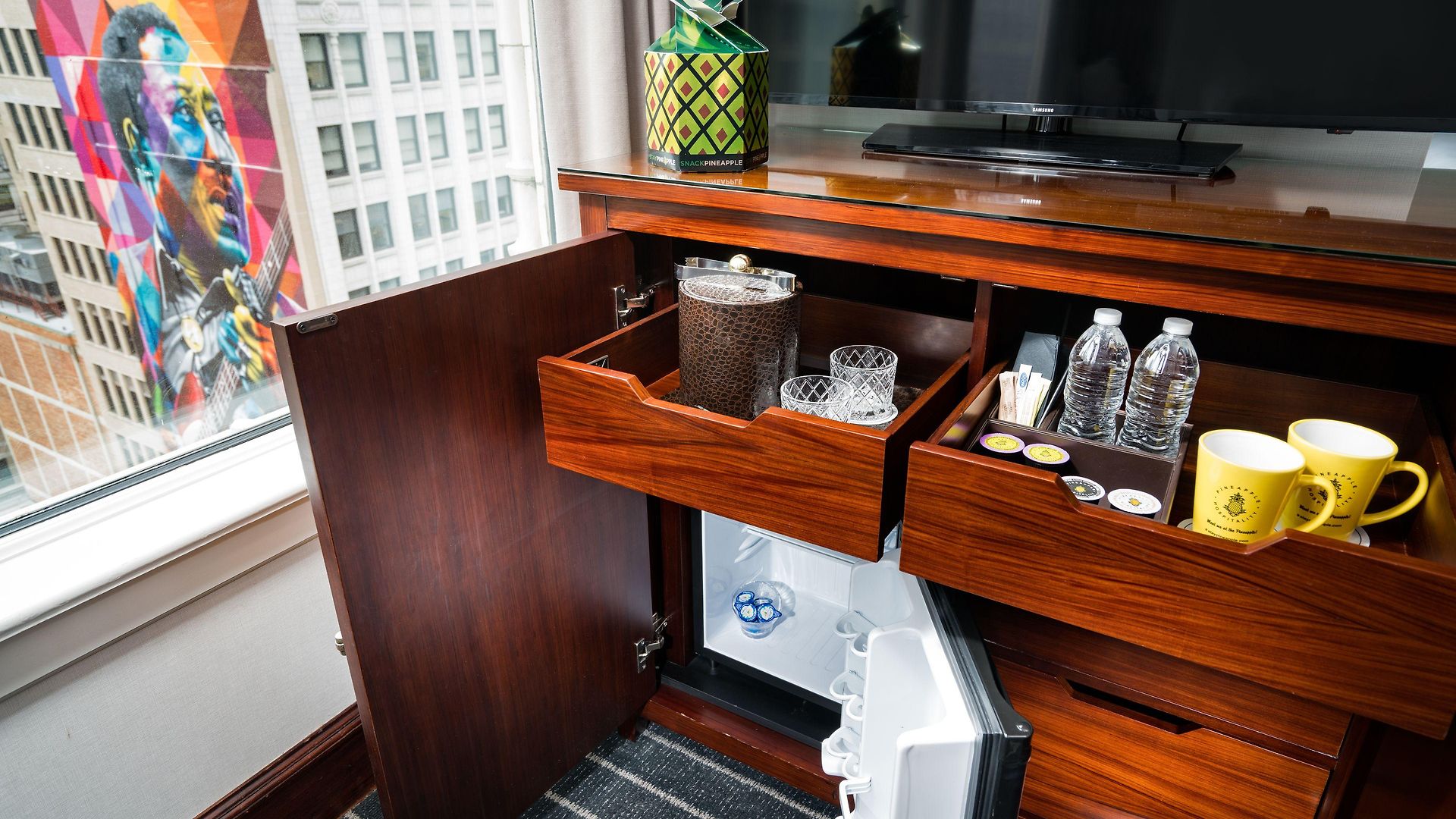 Staypineapple, An Iconic Hotel, The Loop Hotel 4*