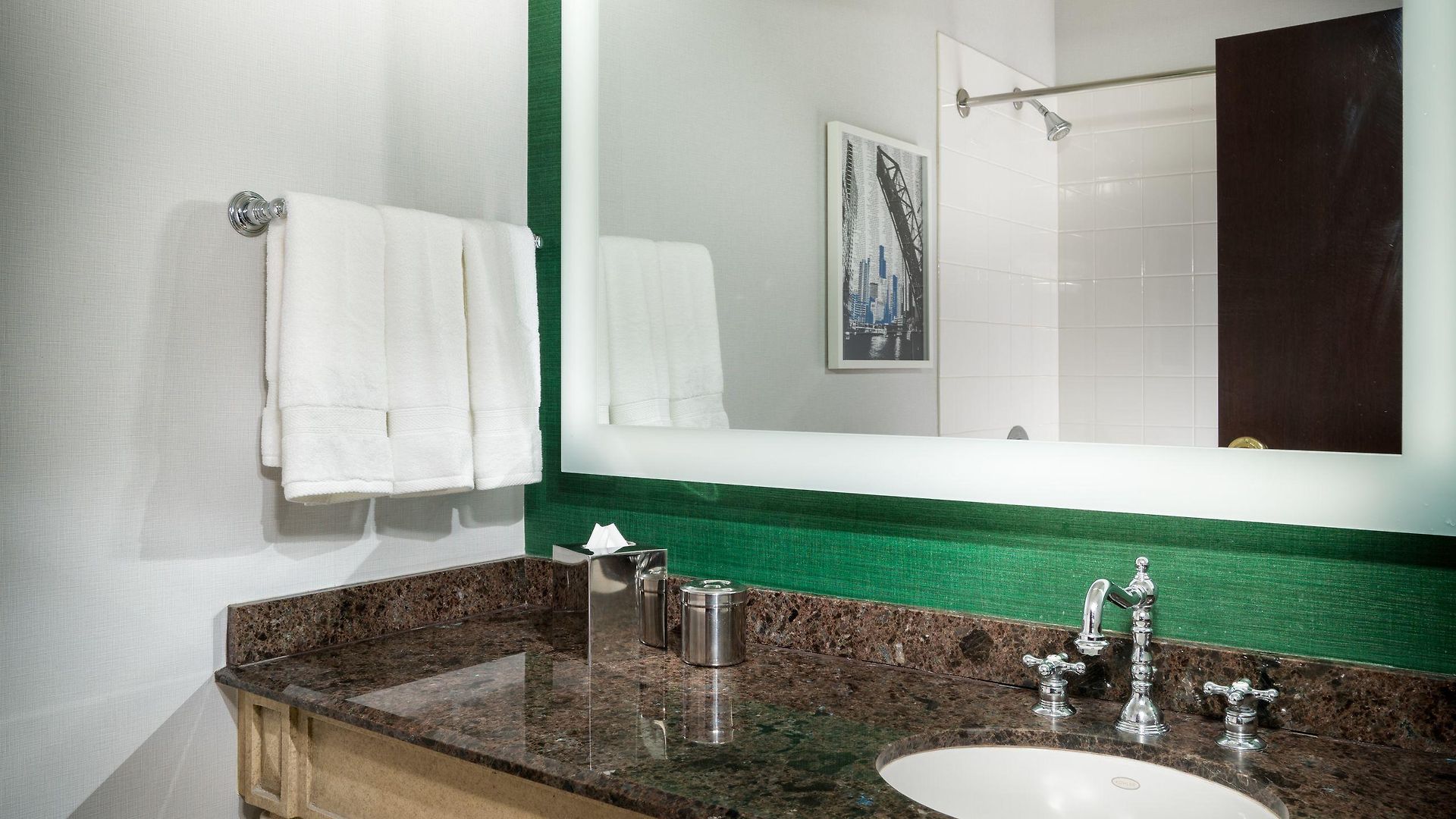 Staypineapple, An Iconic Hotel, The Loop Hotel Chicago