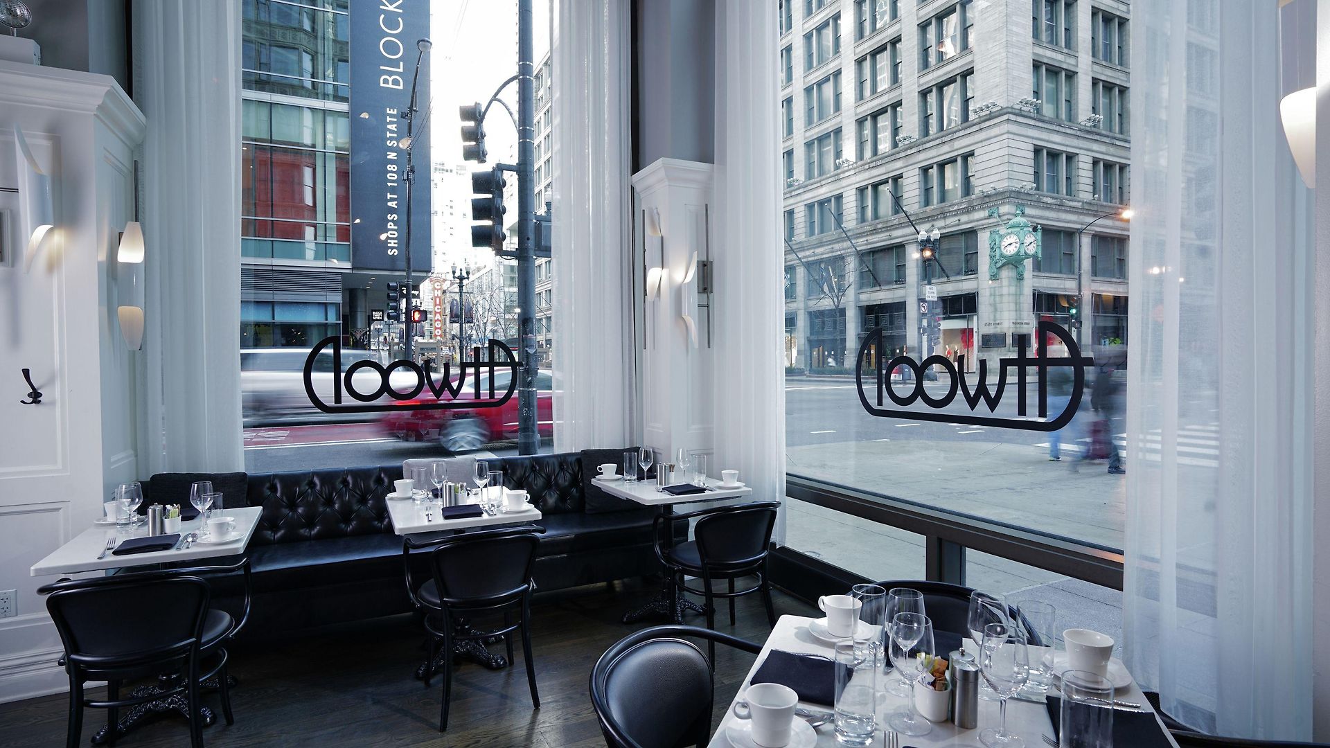Staypineapple, An Iconic Hotel, The Loop Chicago