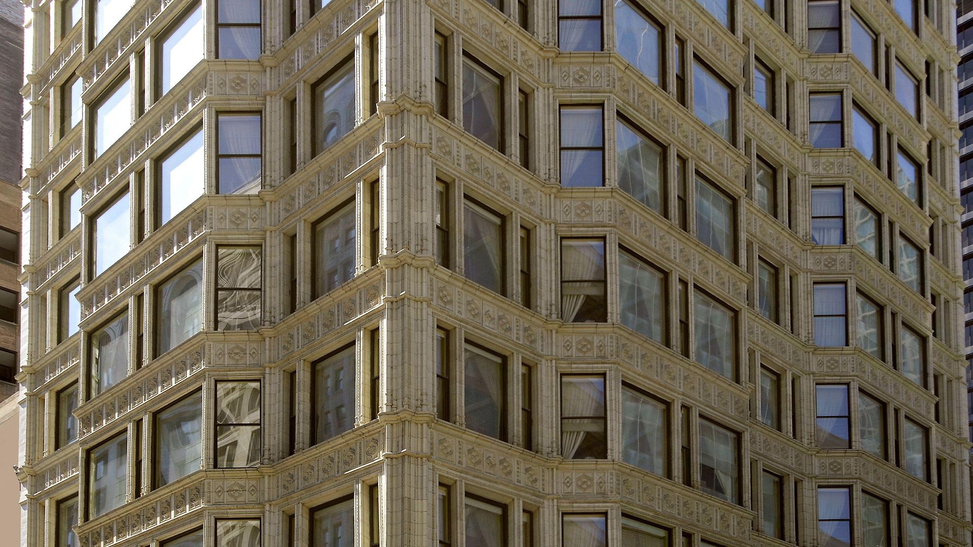 Staypineapple, An Iconic Hotel, The Loop
