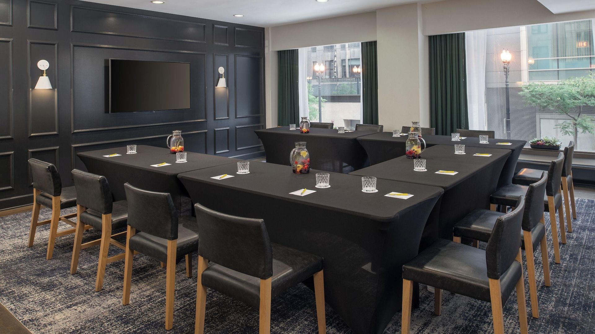Staypineapple, An Iconic Hotel, The Loop Hotel Chicago
